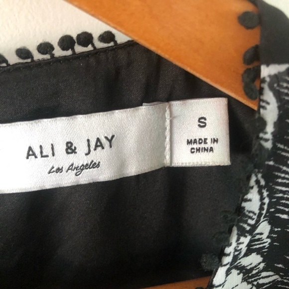 Ali & Jay floral maxi dress ruffle front sheer lined size small black & white - Picture 3 of 17